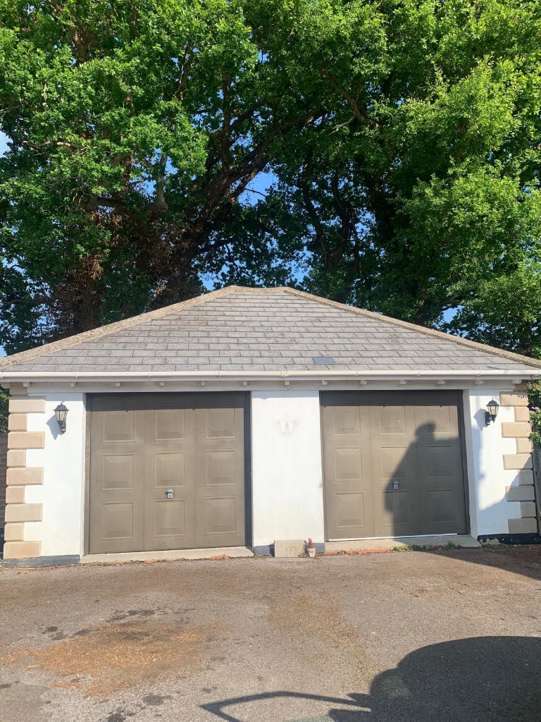 Garage roof repair